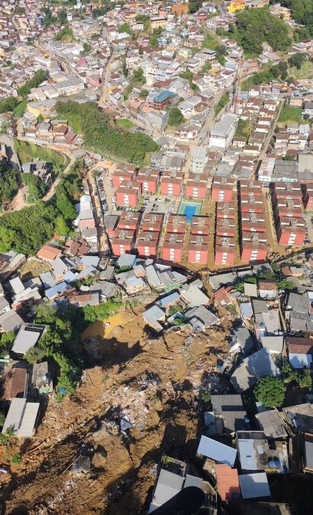 Imagem aérea da dimensão da destruição causada no Morro da Oficina Foto: Genilson Araújo / Agência O Globo