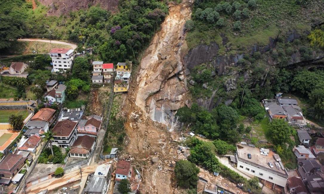 Deslizamento no Morro da Caxambu, em Petrópolis Foto: Márcia Foletto / Agência O Globo