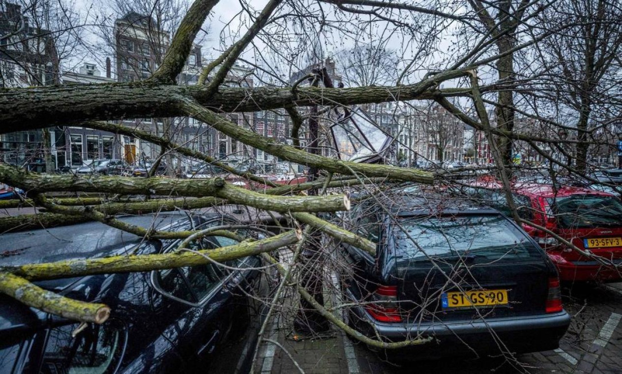 Tempestade Eunice Sobe para 16 o número de mortos na Europa Jornal O
