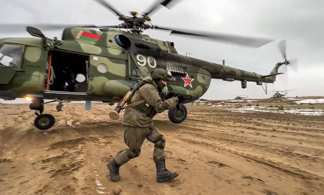 Tropas russas durante exercício conjunto das forças armadas da Rússia e da Bielorrússia Foto: - / AFP