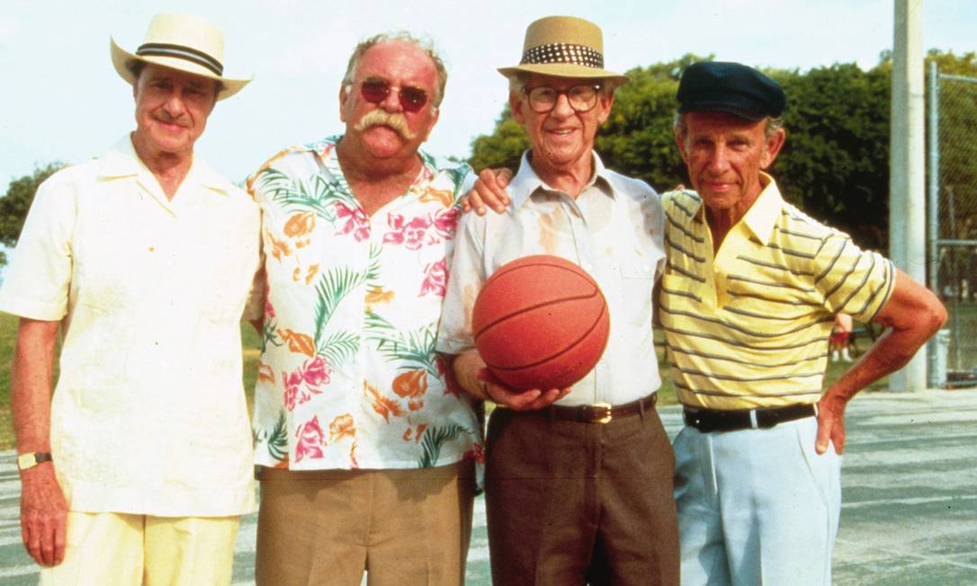 Em 'Cocoon', filme de 1985, um grupo de idosos encontrava uma fonte da juventude. Sonho antigo da humanidade agora conta com investimentos pesados Foto: Divulgação