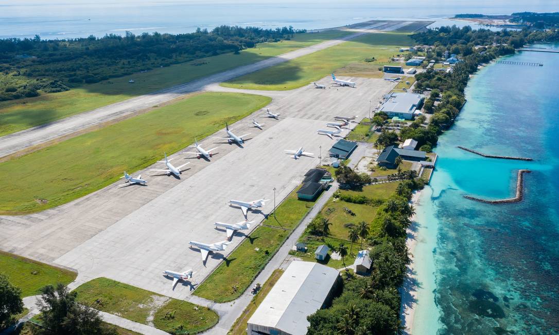 Construído nos anos 1950 pela Força Aérea Britânica, o aeroporto fica na ilha de Gan, no atol Addu, o mais ao sul país Foto: Reprodução