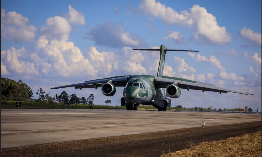 FAB deixa dois aviões de prontidão para o resgate de brasileiros