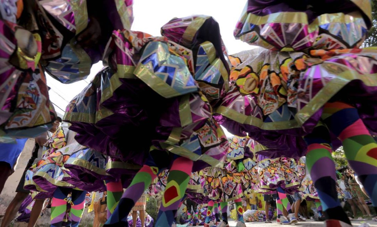O desfile é considerado "forma de resistência cultural diante da crescente tendência de massificação da cultura do carnaval carioca" Foto: Domingos Peixoto / Agência O Globo