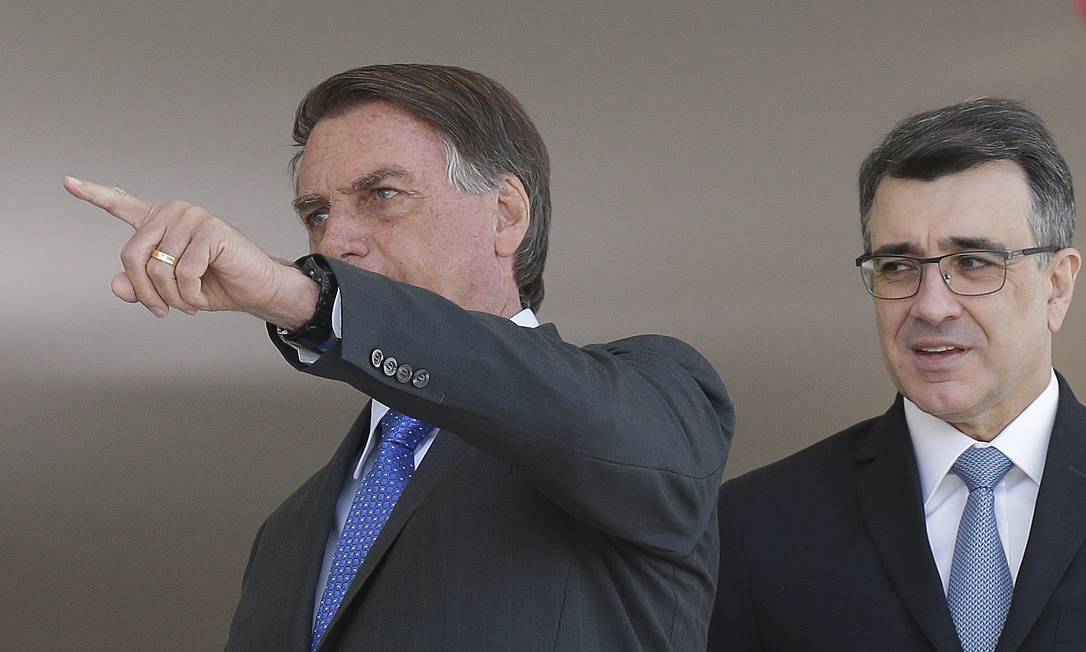 O presidente brasileiro Jair Bolsonaro e o ministro das Relações Exteriores Carlos França Foto: Cristiano Mariz / Agência O Globo / 24-8-2021