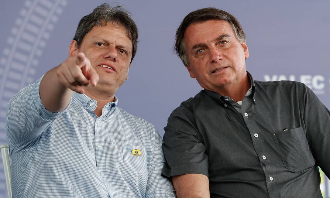 O ministro Tarcísio Freitas, ao lado do presidente Jair Bolsonaro Foto: Alan Santos / Presidência da República