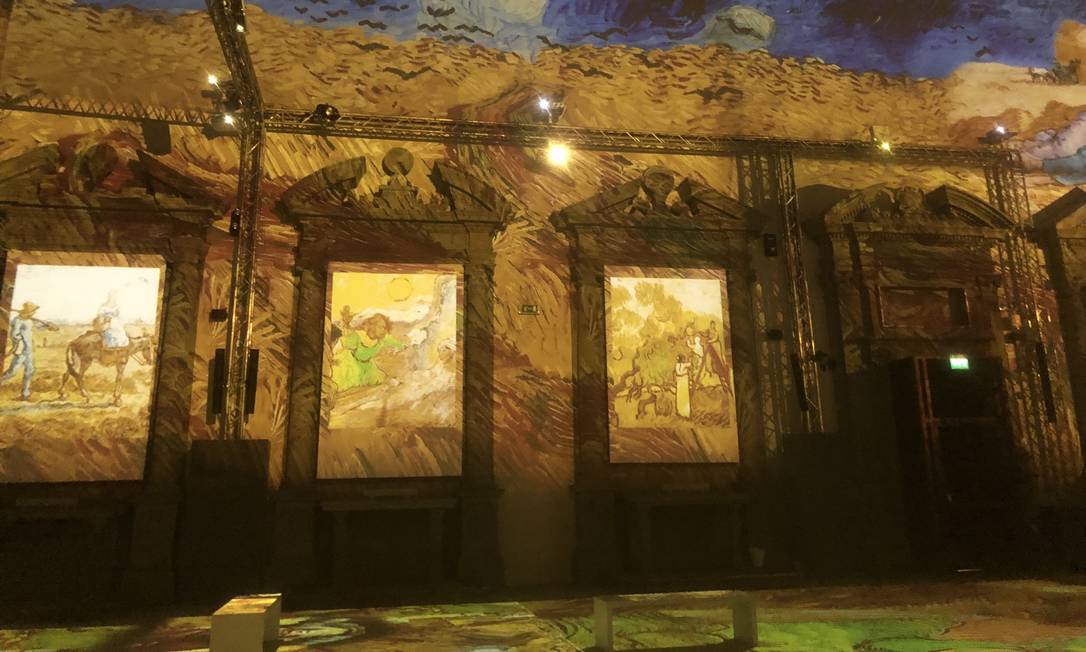 Van Gogh e seus contemporâneos': projeções do teto ao chão Foto: Divulgação
