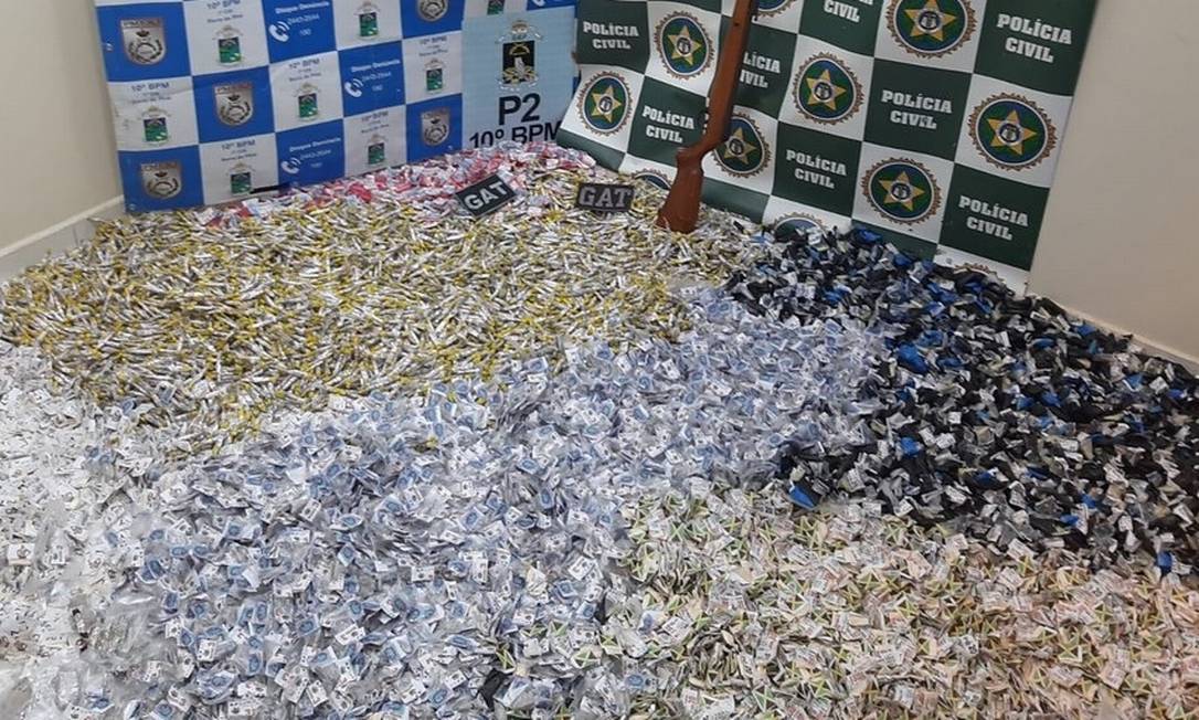 Polícia Civil encontrou sacolés de maconha e cápsulas de cocaína em casa de luxo de traficante Foto: Reprodução