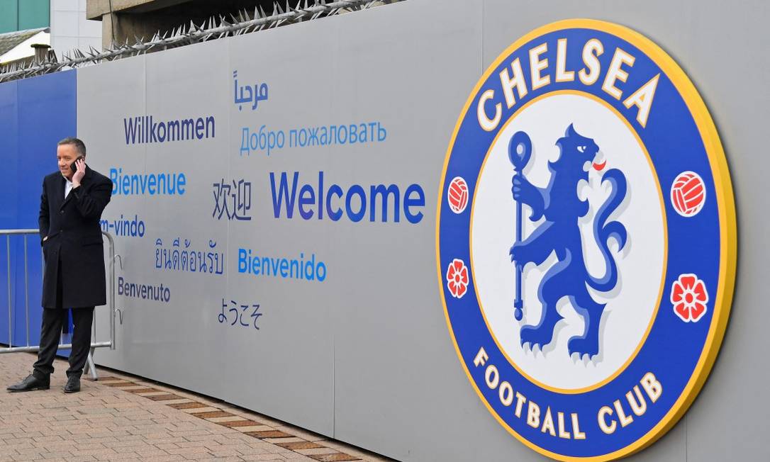 Chelsea teve conta bancária suspensa em meio a sanções a Abramovich Foto: TOBY MELVILLE / REUTERS