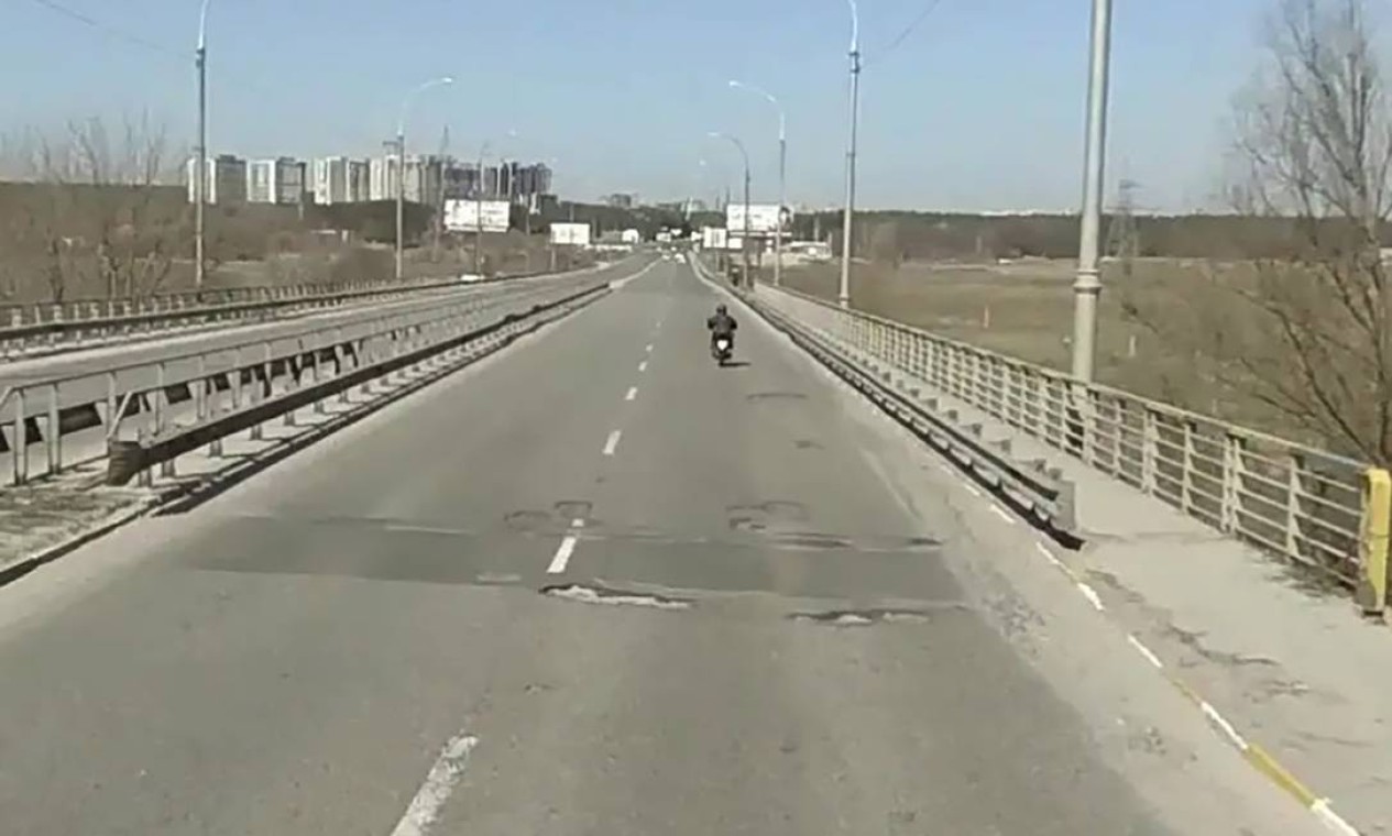 A ponte em Irpin, Ucrânia, em abril de 2018 Foto: Google