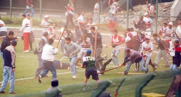 Polêmica faz juiz correr de jogadores em SP - Alambrado