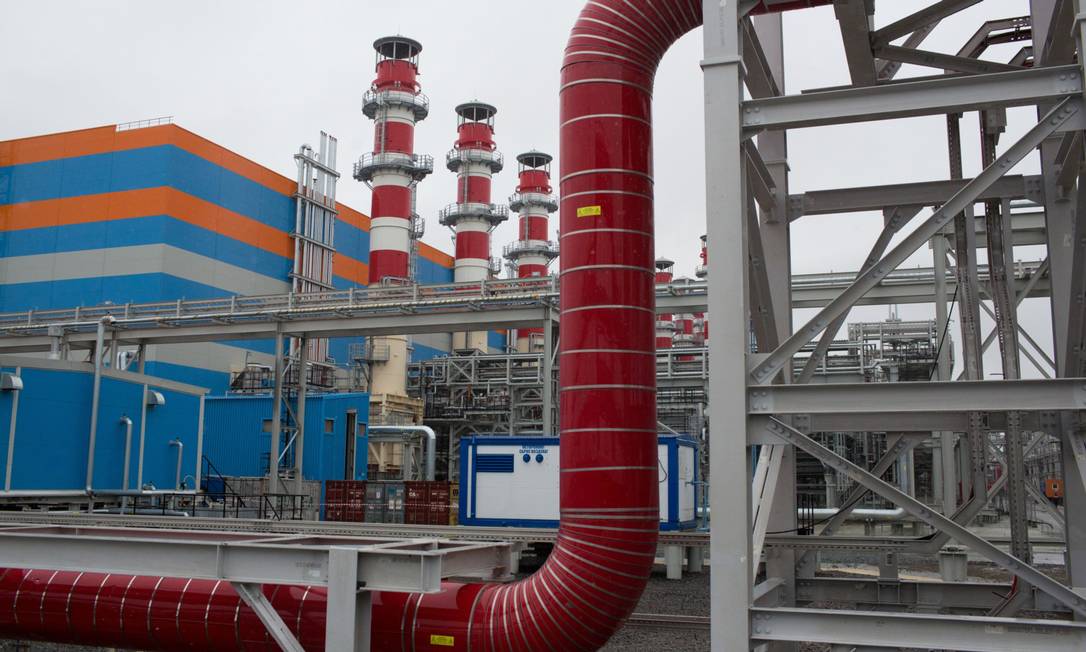 Fábrica de gás Yamal, operada pela Novatek, um dos maiores produtores independentes de gás natural da Rússia Foto: Andrey Rudakov / Bloomberg