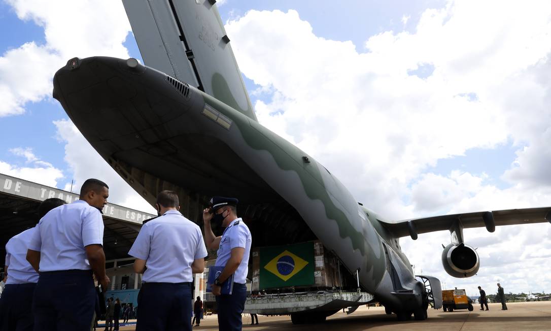  Operação Repatração. Governo Federal envia aeronave à Polônia para resgate de brasileiros e transporte de doações. Foto: CRISTIANO MARIZ / Agência O Globo