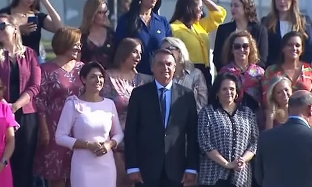 Em ano eleitoral, Bolsonaro amplia acenos ao eleitorado feminino para  diminuir rejei&ccedil;&atilde;o - Jornal O Globo