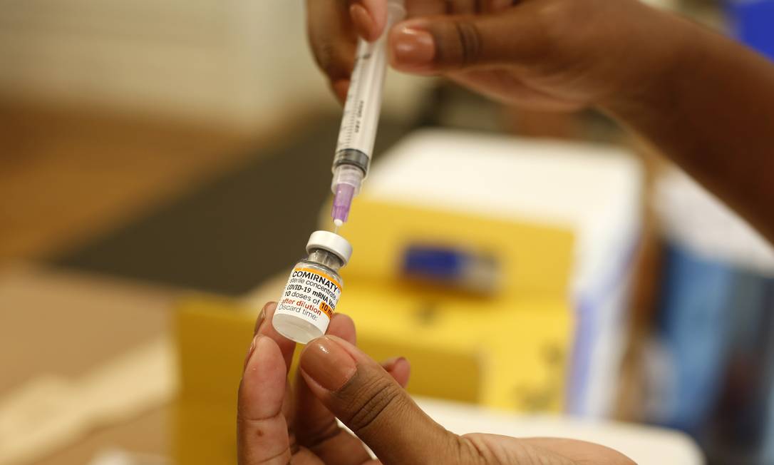 Vacinação contra Covid-19 no Rio de Janeiro Foto: Fábio Rossi / Agência O Globo/21-02-2022