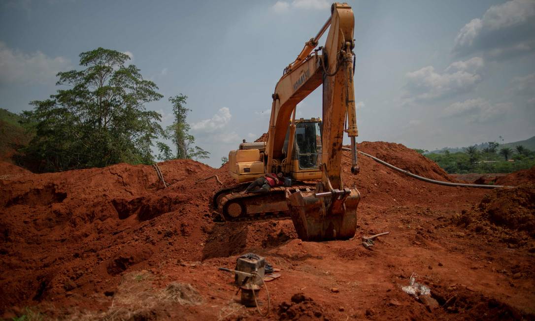 Mina de ouro ilegal no Pará Foto: MAURO PIMENTEL / AFP