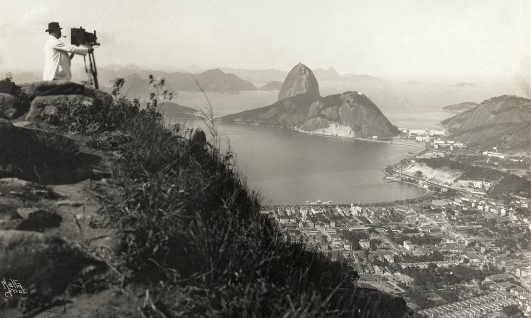 Vista de Botafogo e do Pão de Açúcar, tomada do Mirante Dona Marta, em 1910 Foto: Augusto Malta / Instituto Moreira Salles