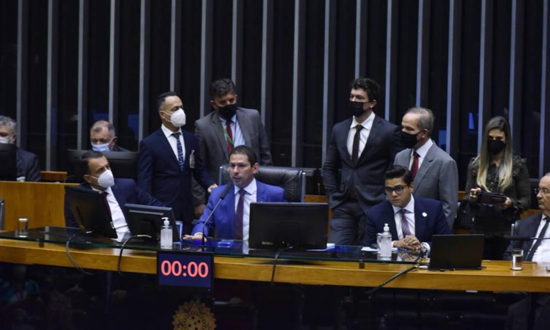 Quase a totalidade dos parlamentares apoiou a derrubada do veto Foto: Zeca Ribeiro/Câmara dos Deputados