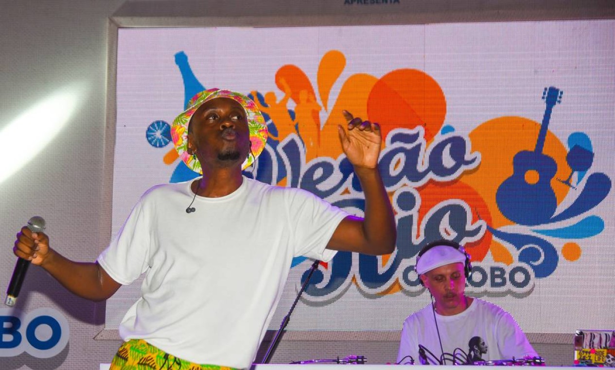 O rapper Rincon Sapiência subiu ao palco do VerãoRio e soltou sua verve social, com letras engajadas, ao mesmo tempo que dançantes Foto: Alex Ferro / Agência O Globo