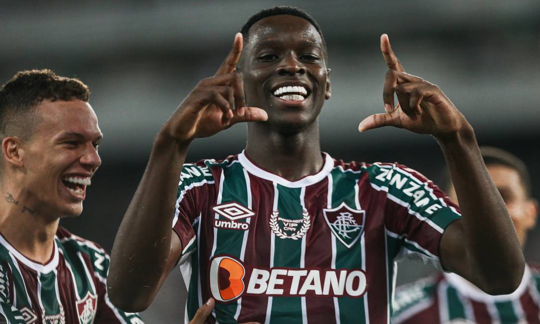 Luiz Henrique na partida contra o Olimpia Foto: FOTO: LUCAS MERÇON / / FLUMINENSE