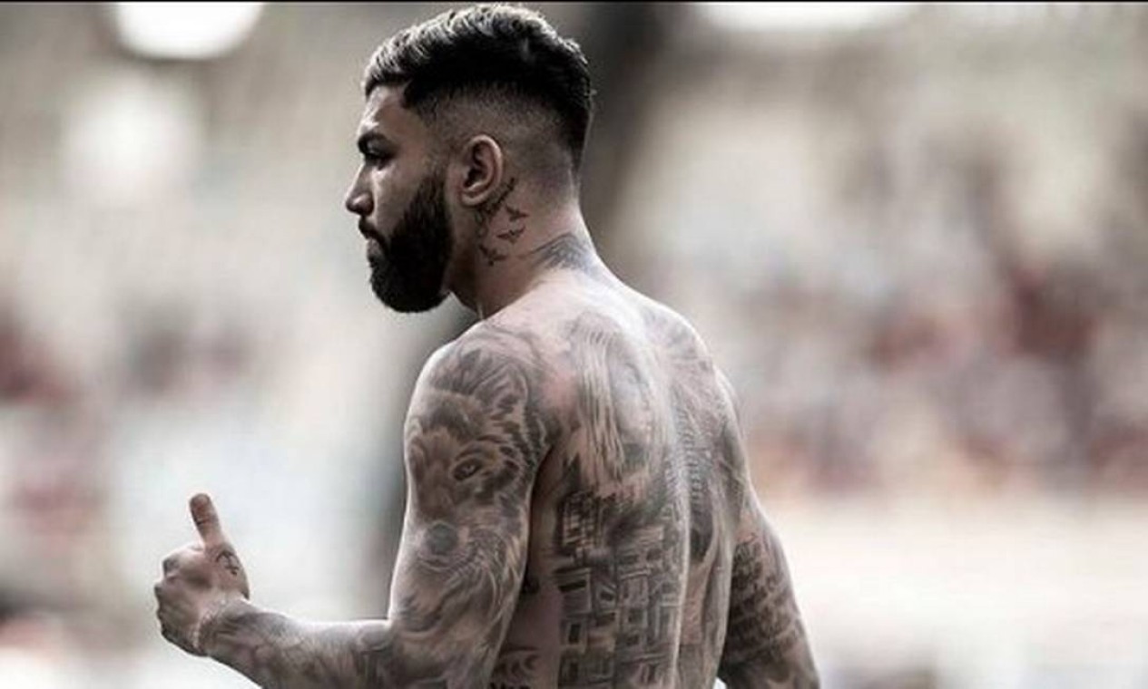 Recentemente, Gabigol cobriu o corpo de tatuagens. E ele não para Foto: Reprodução / Instagram
