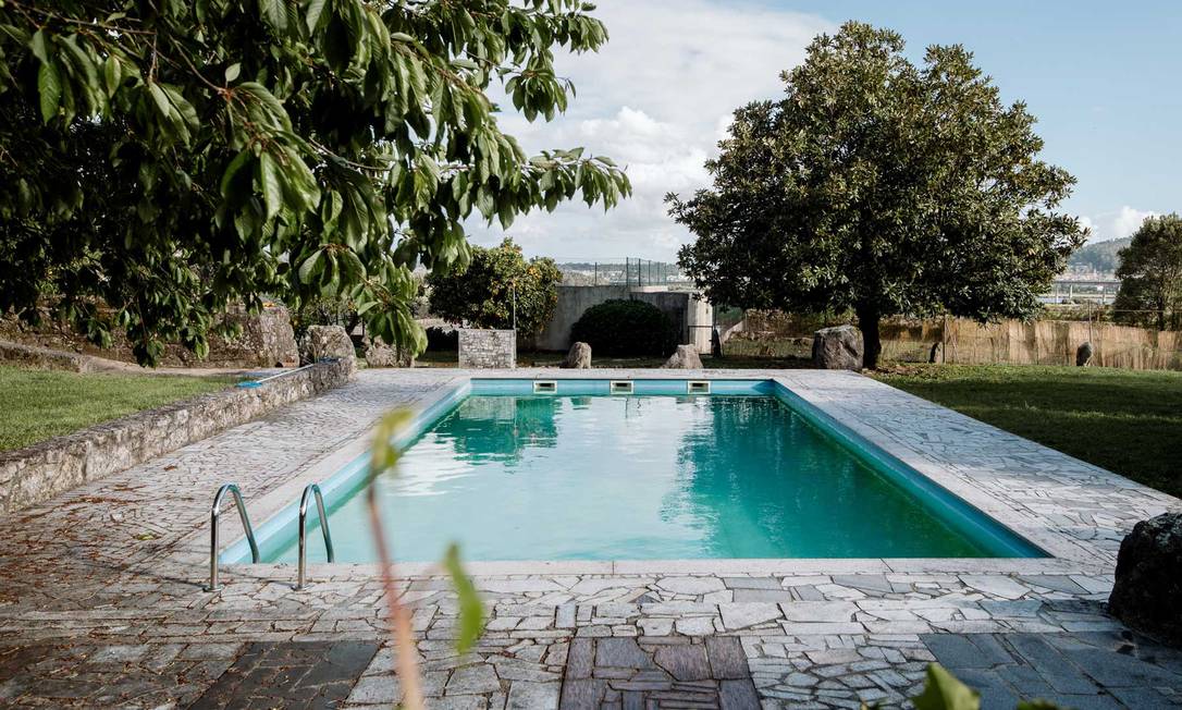 A piscina do Castelo de Santa Marta de Portuzelo, na cidade de Viana do Castelo, norte de Portugal Foto: Reprodução