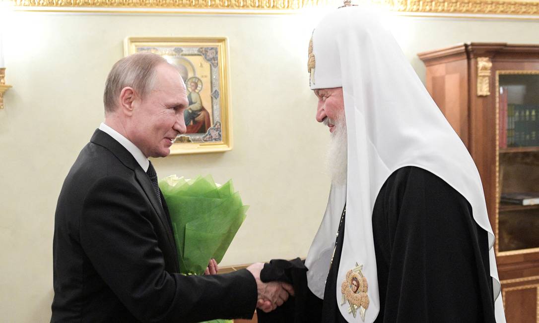 Patriarca da Igreja Ortodoxa Russa, Cirilo I, em encontro com Vladimir Putin, em fevereiro de 2020 Foto: SPUTNIK / via REUTERS