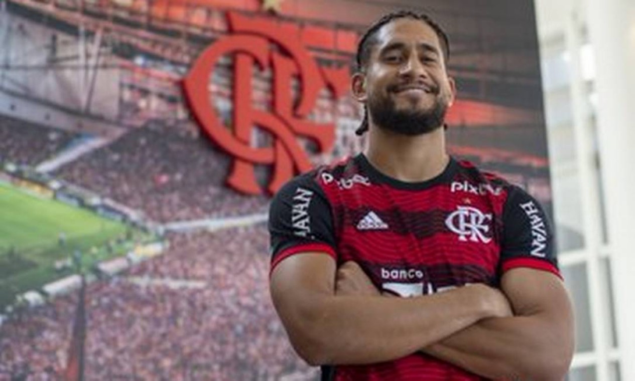 Flamengo anuncia o zagueiro Pablo, que estava na Rússia