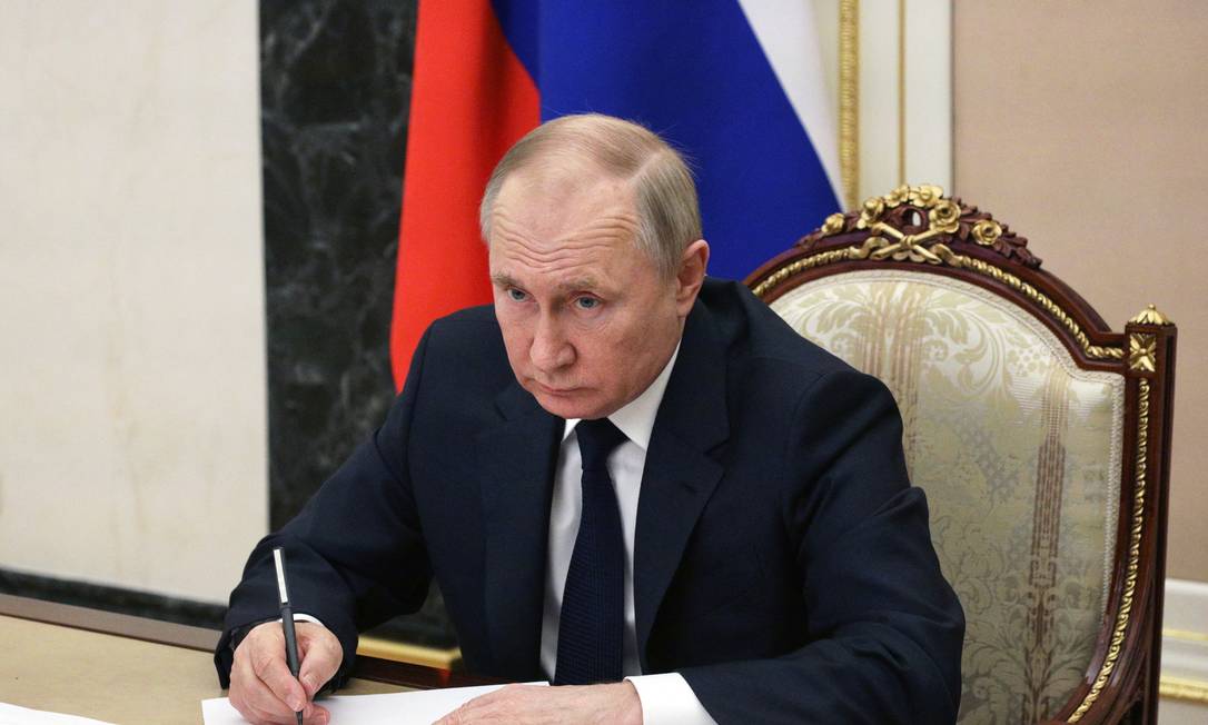 O presidente russo Vladimir Putin em reunião com membros do governo em Moscou Foto: Sputnik / Mikhail Klimentyev / Kremlin / via Reuters