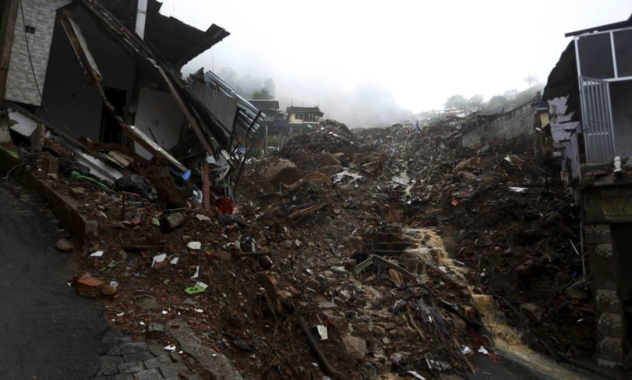 Morro da Oficina, umas das áreas mais atingidas no temporal de fevereiro Foto: FABIANO ROCHA / Agência O Globo