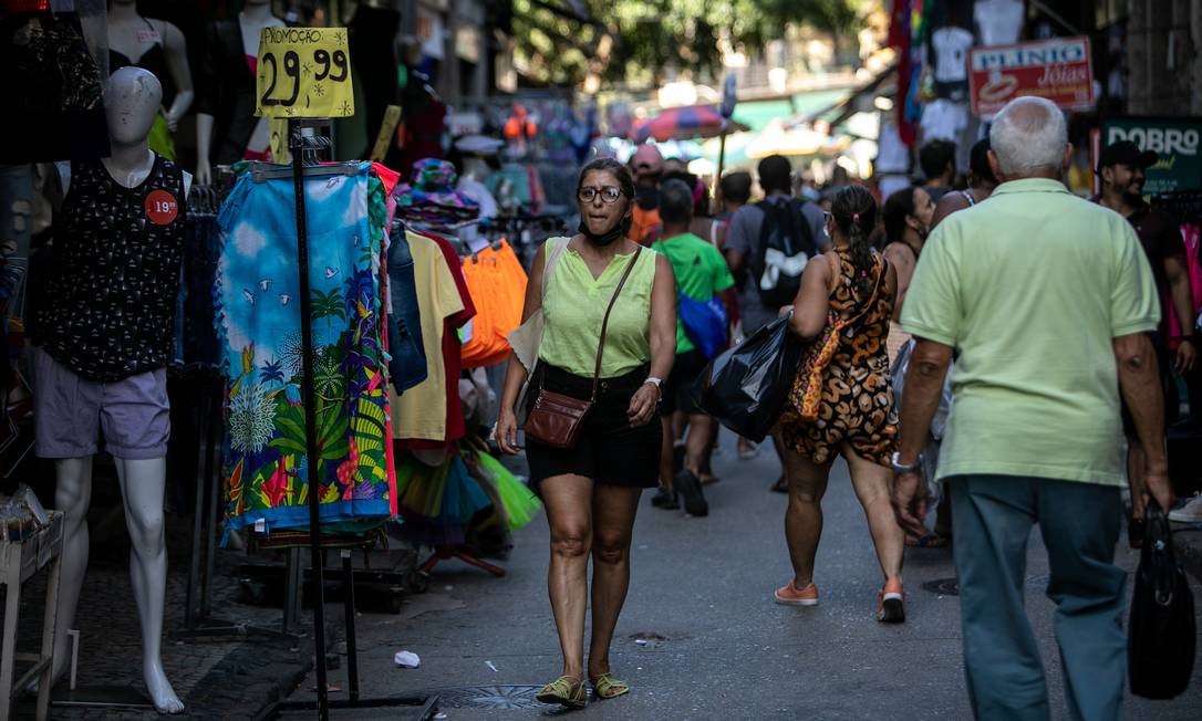 Rio de Janeiro decide acabar com obrigatoriedade de máscaras em locais fechados. Foto: Brenno Carvalho / Agência O Globo
