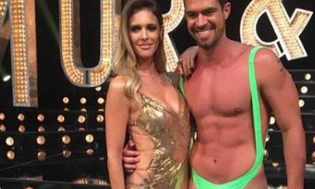 O ator Bruno Miranda, que fez o Borat de Amor e Sexo, ao lado da apresentadora Fernanda Lima Foto: Reprodução
