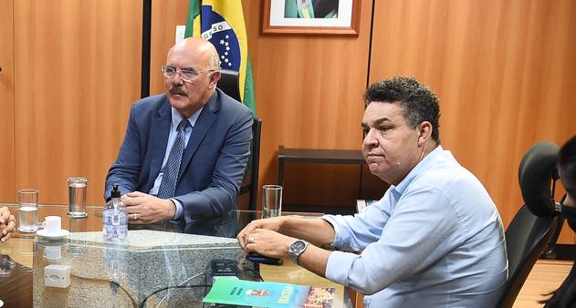 Pastor lobista do MEC esteve 90 vezes na C&acirc;mara e visitou gabinete de  Eduardo Bolsonaro, mostra documento - Jornal O Globo