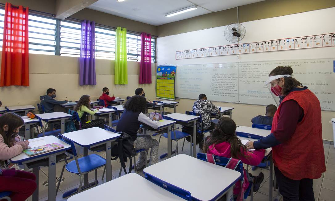 Estudo italiano mostrou que ventilação é capaz de reduzir até 82% dos casos de Covid-19 em escolas. Foto: Edilson Dantas / Agência O Globo