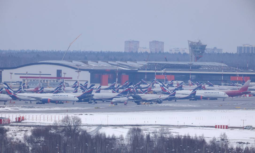 Aviões parados no aeroporto internacional de Moscou Foto: Marina Lystseva / REUTERS/12-03-2022