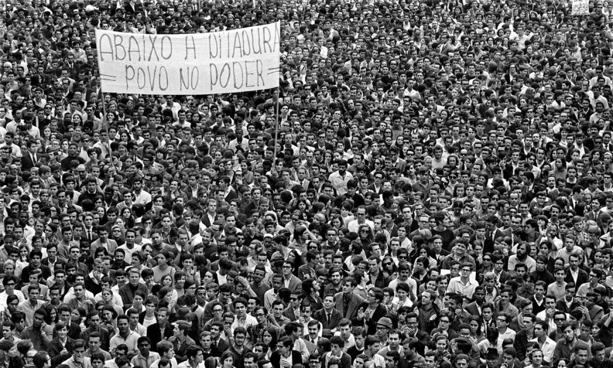 'Passeata dos 100 mil' (1968-2008), de Evandro Teixeira, da Coleção do MAM Foto: Divulgação