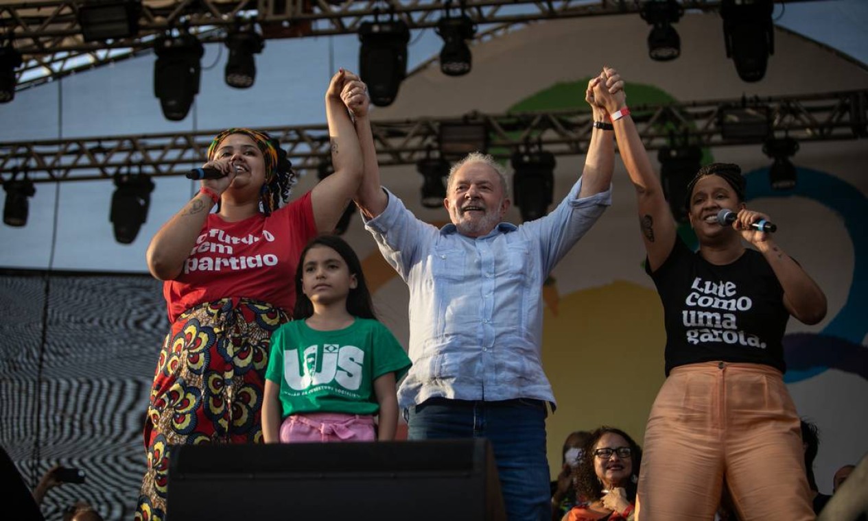 Mulheres do movimento negro e feminista discuram em apoio a Lula Foto: Brenno Carvalho / Agência O Globo