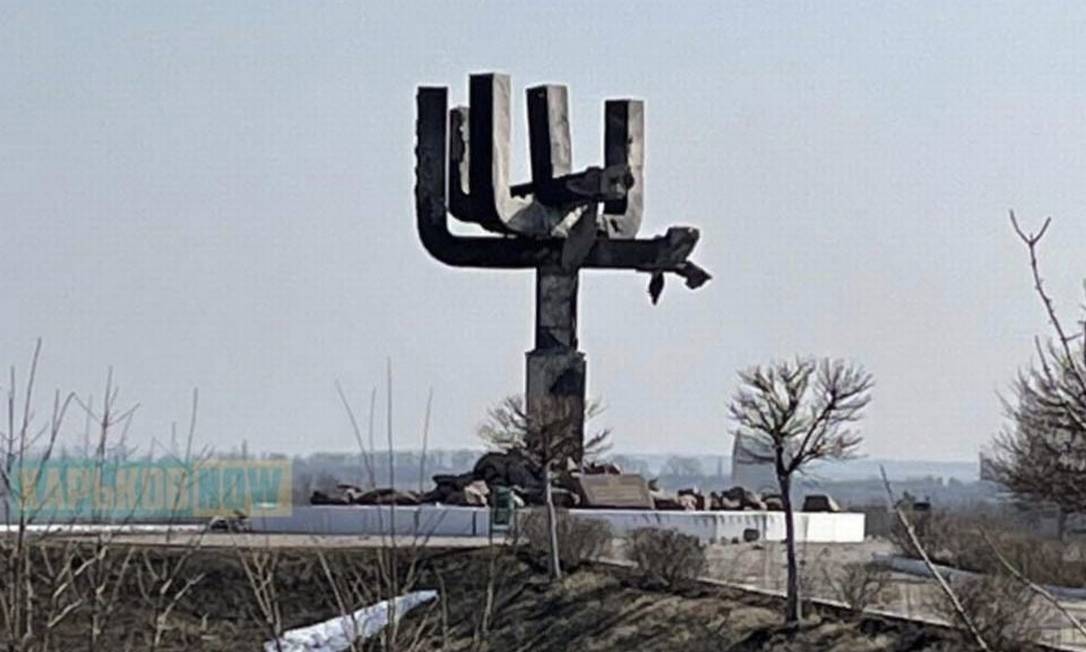 Memorial do Holocausto em Kharkiv foi danificado após bombardeio russo Foto: Reprodução