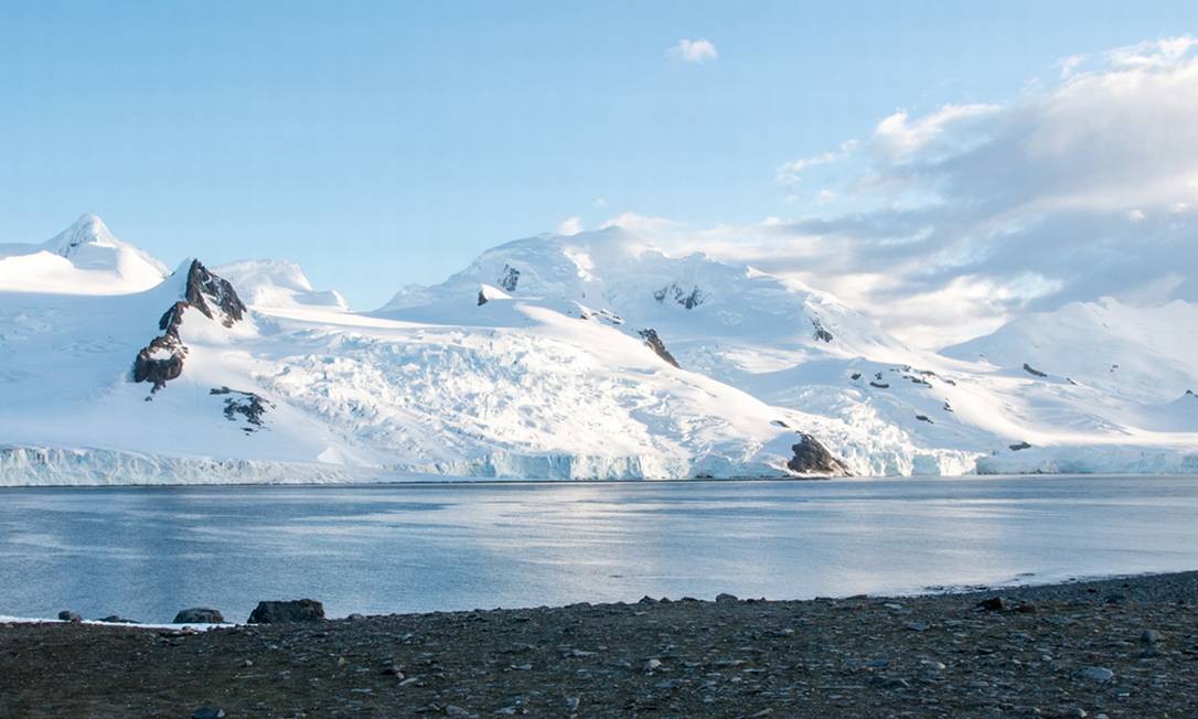 A Antártida é o continente mais gelado do planeta, com temperaturas próximas a -50°C. Foto: Reprodução