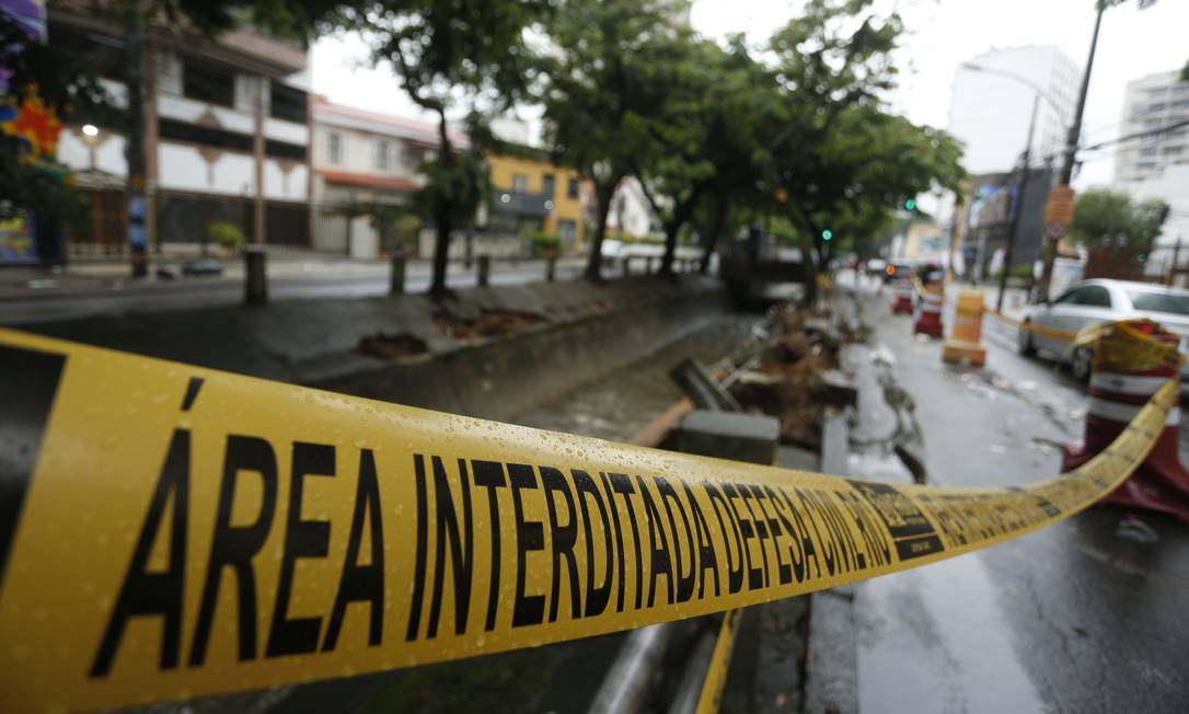 Rio volta a estágio de mobilização por casa da chuva; bombeiros registram 480 ocorrências nas últimas 14 horas - Jornal O Globo