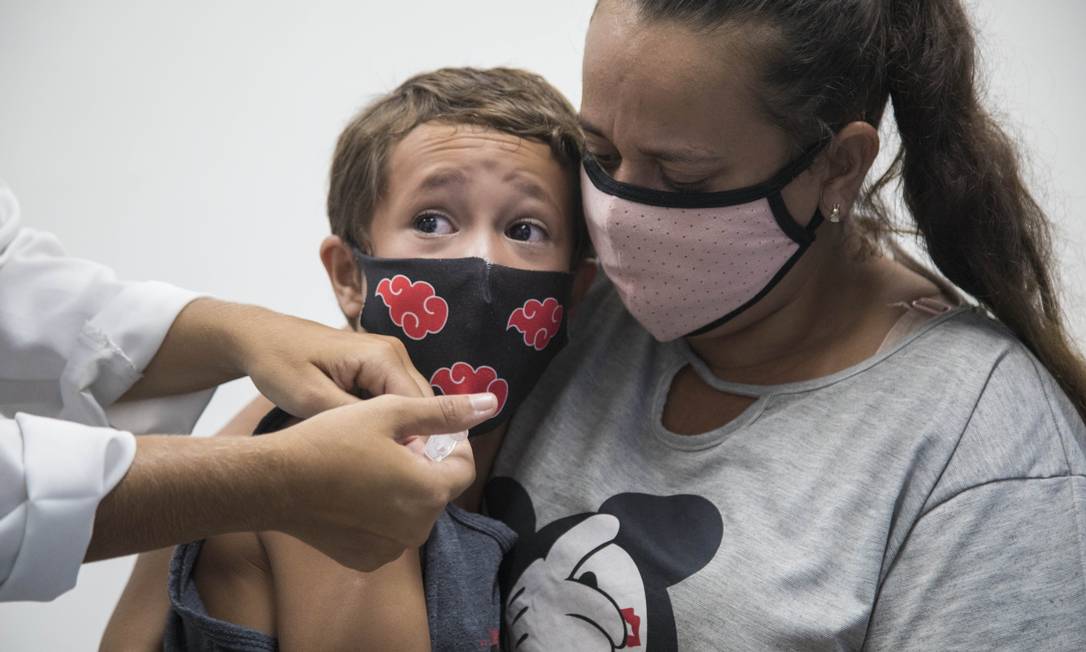 Instinto de proteção das mães é manipulado por influenciadors antivacina para semear dúvida e medo Foto: Ana Branco / Agência O Globo