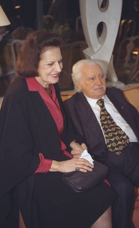 A escritora e o baiano Jorge Amado, em julho de 1997durante jantar pelo centenário da ABL Foto: Guto Costa