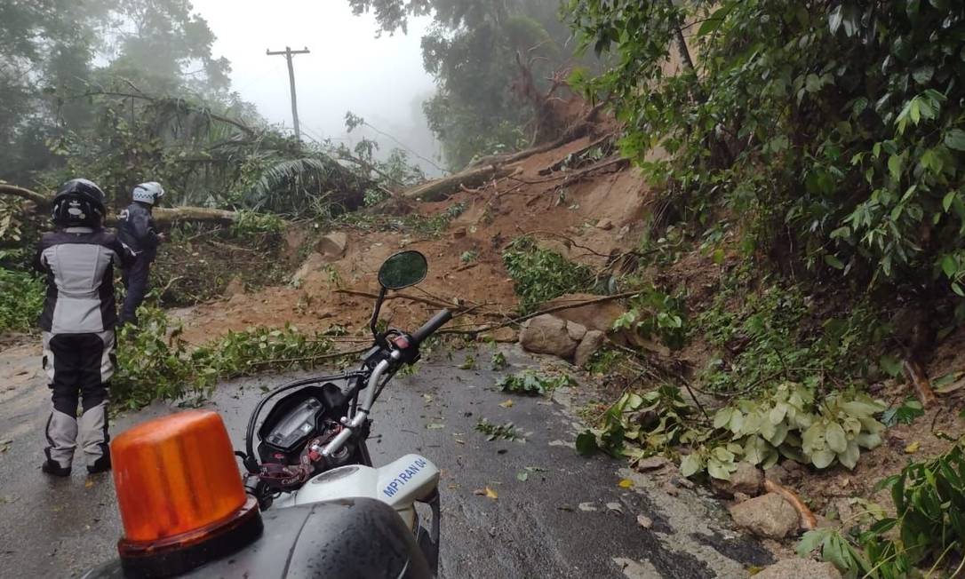 Chuva provocou queda de barreiras em Angra dos Reis e Paraty Foto: Divulgação