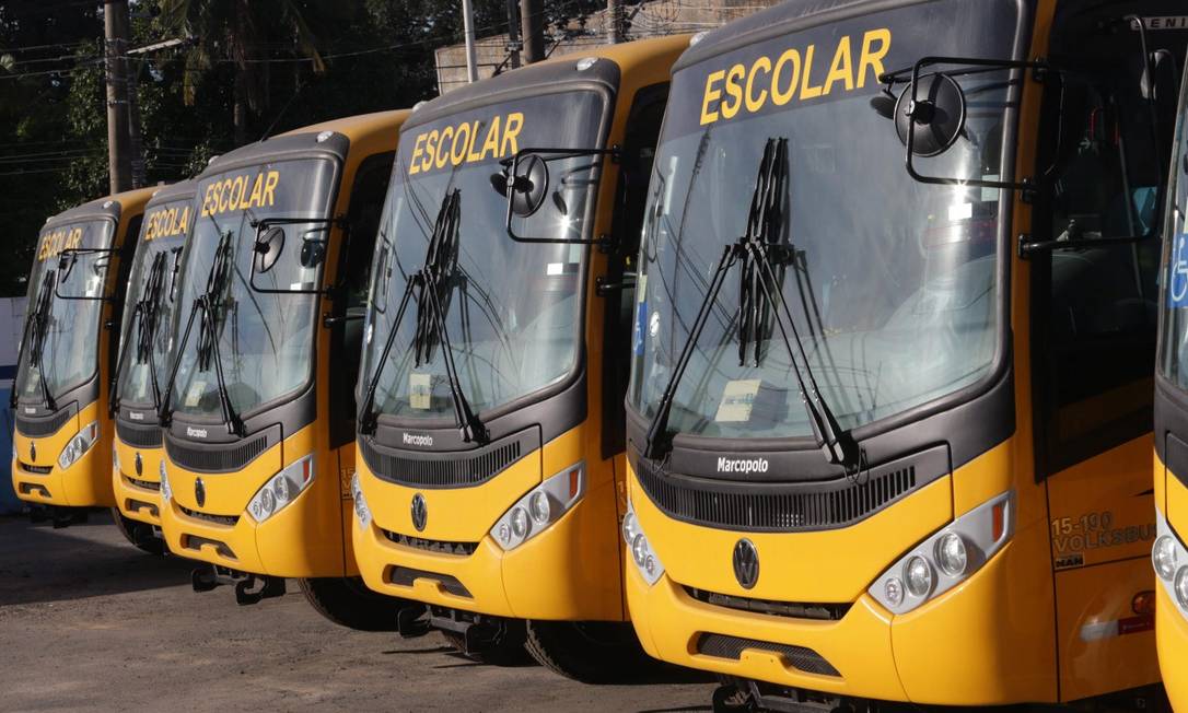 Ônibus escolares Foto: Márcio Alves / Agência O Globo