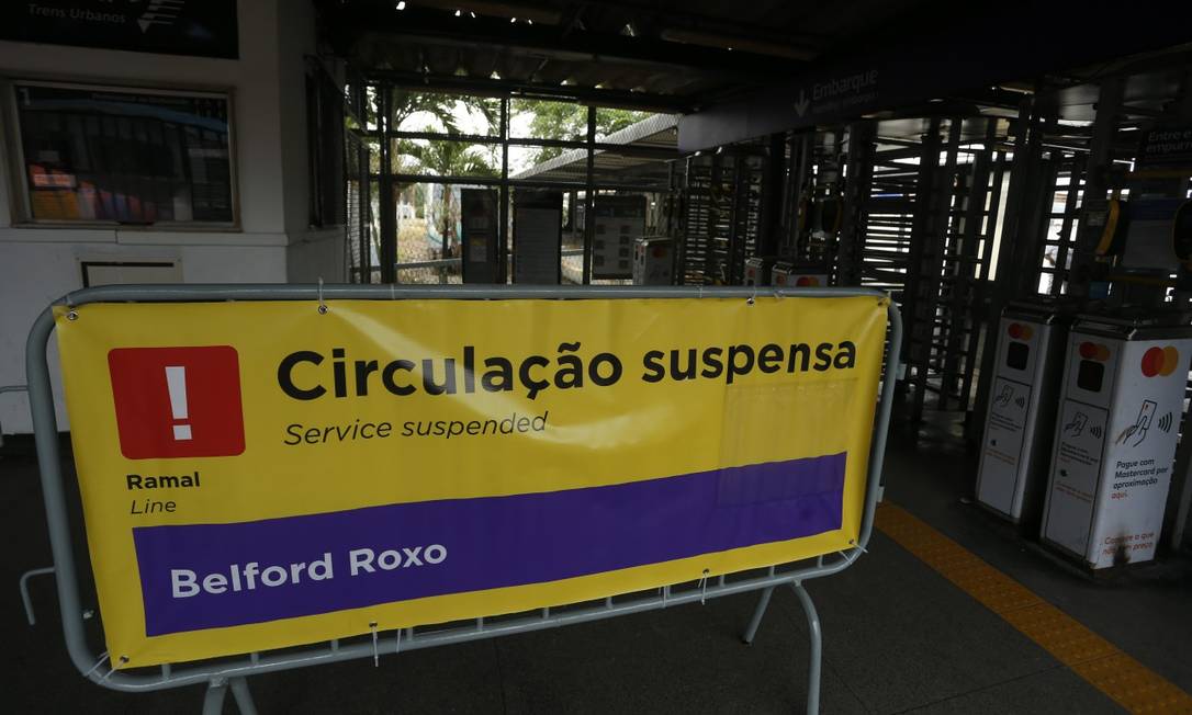 Estação de Belford Roxo fechada Foto: Fabiano Rocha / Agência O Globo