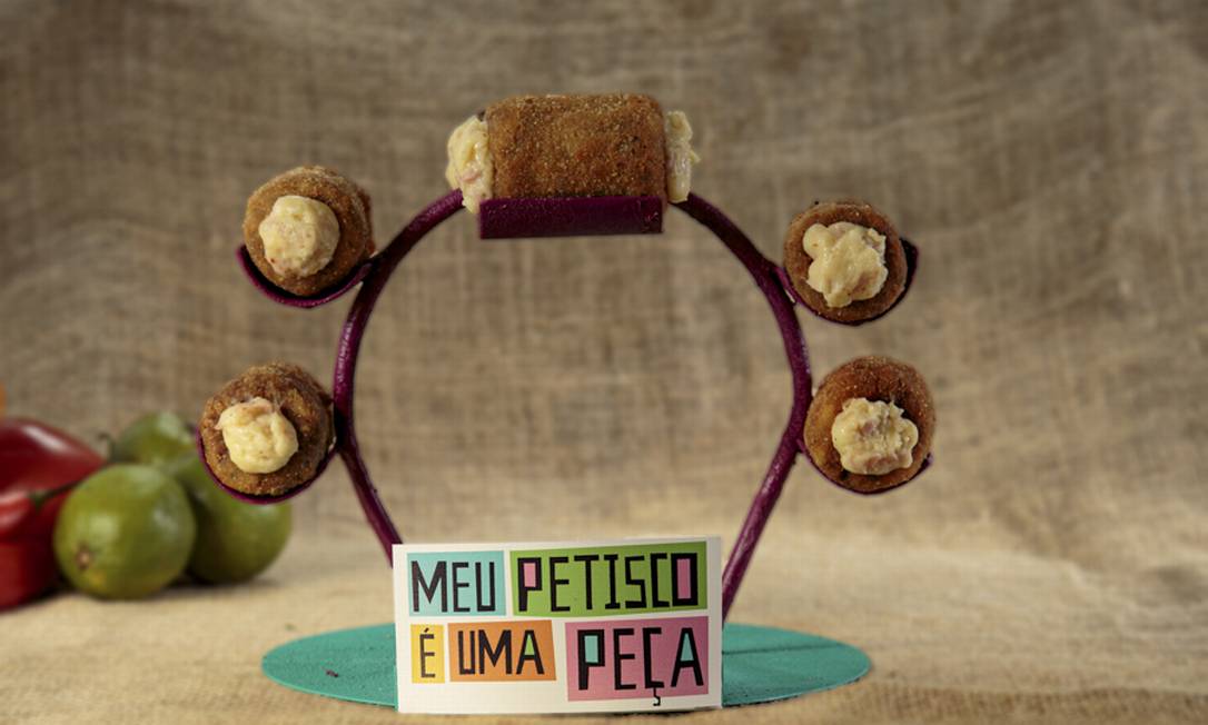 Meu petisco é uma peça, do Cine Botequim: massa de carne recheado com purê de batata, presunto e queijos Foto: Fernando Salles / Divulgação
