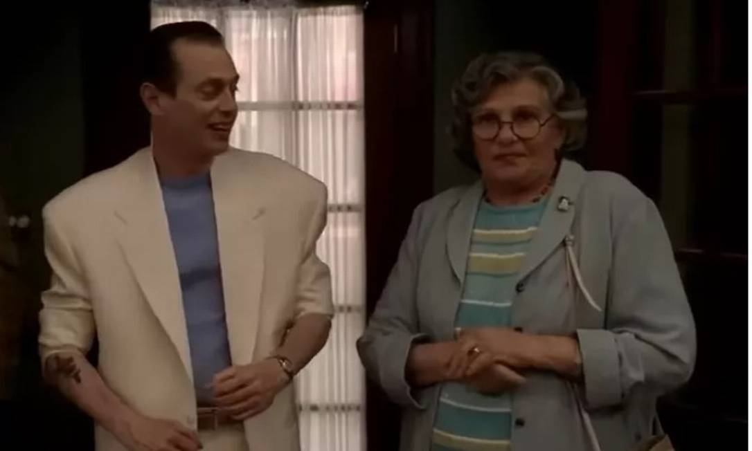 Rae Allen, à direita, em cena de 'Família Soprano' Foto: Reprodução