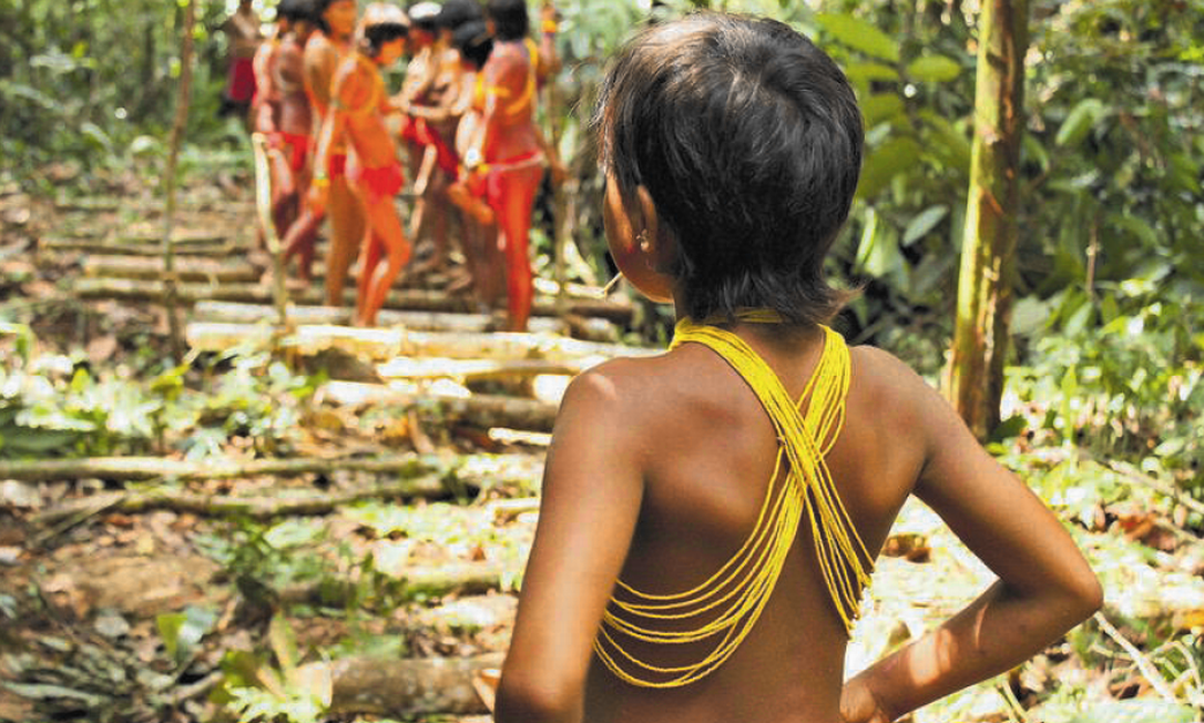 Vítimas. Mal entram na puberdade, meninas indígenas são cobiçadas e abusadas sexualmente por garimpeiros Foto: Arquivo pessoal