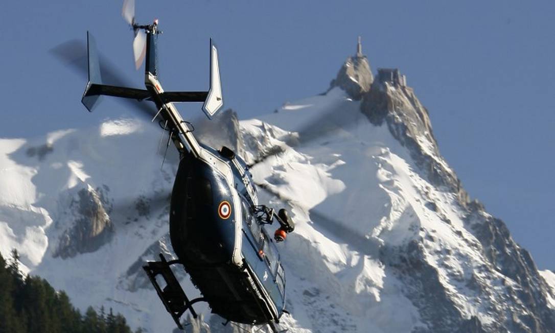 Duas montanhistas morreram soterradas em avalanche em Chamonix, na França Foto: CHRISTIAN HARTMANN / Reuters