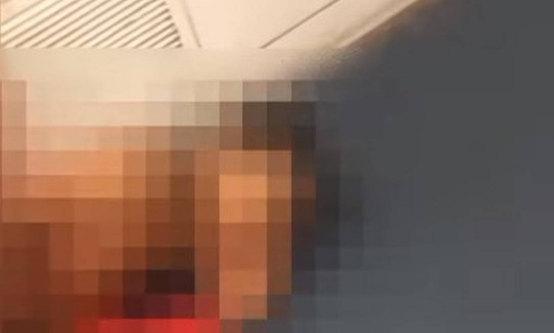 Vídeo com imagem de homem baleado dentro de trem está circulando pelas reds sociais Foto: Reprodução